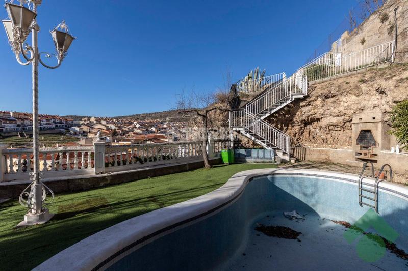 Foto 84f37588-9ad7-4c48-b9c2-ce1d690d235b. Casa aparellada a Alfacar