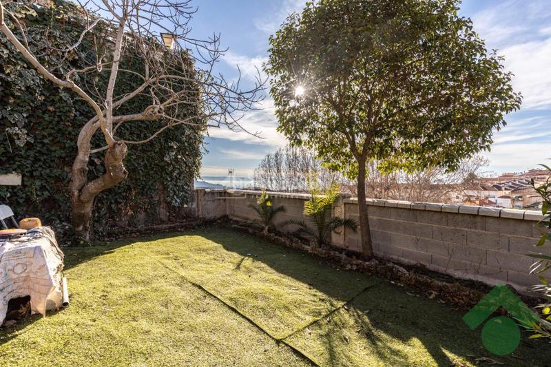 Foto c4639516-f562-4e6b-861b-e7227bf830a4. Casa aparellada a Alfacar