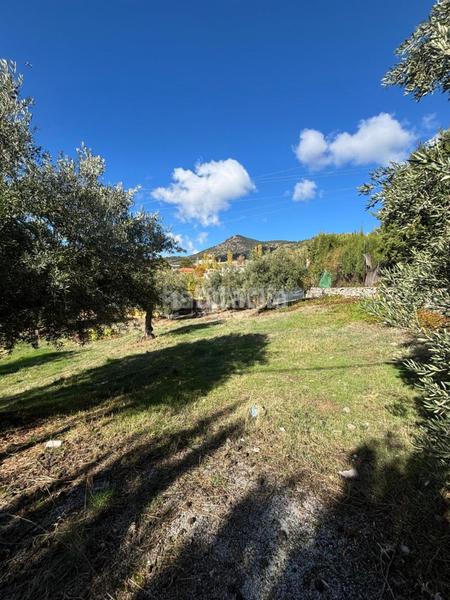 Foto d9533a6d-9e57-41fa-84b9-6f402646c9f6. Terreno residenziale in Huétor de Santillán