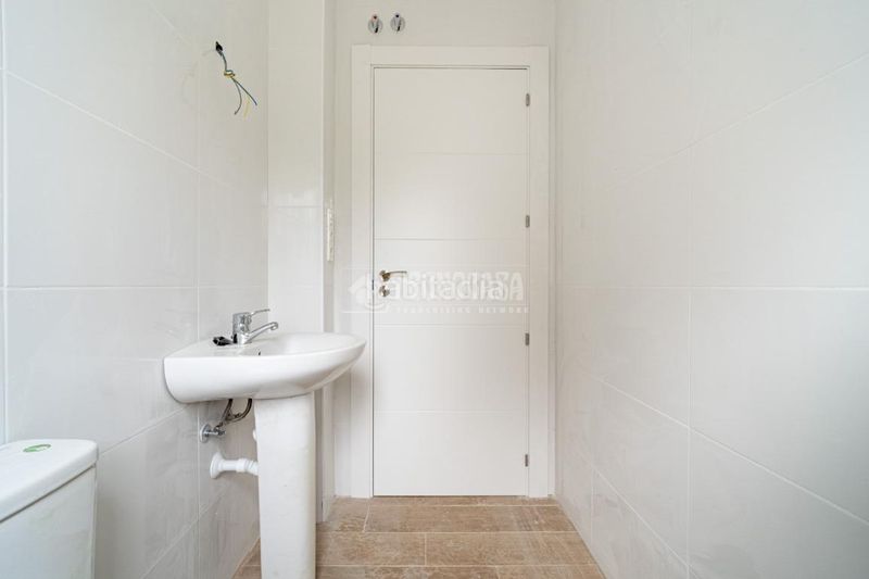 Foto bdaede82-36d1-4e50-ae92-edabb50f0f1a. Casa aparellada amb calefacció a Nívar