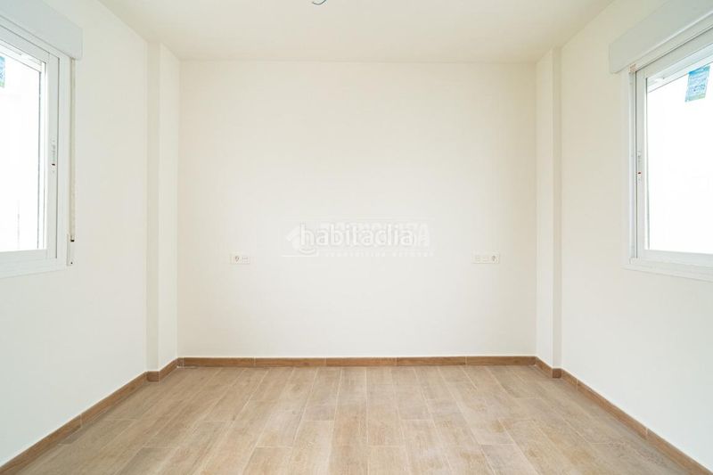 Foto bfdc781b-6e84-4034-967a-898b29315f7e. Casa aparellada amb calefacció a Nívar