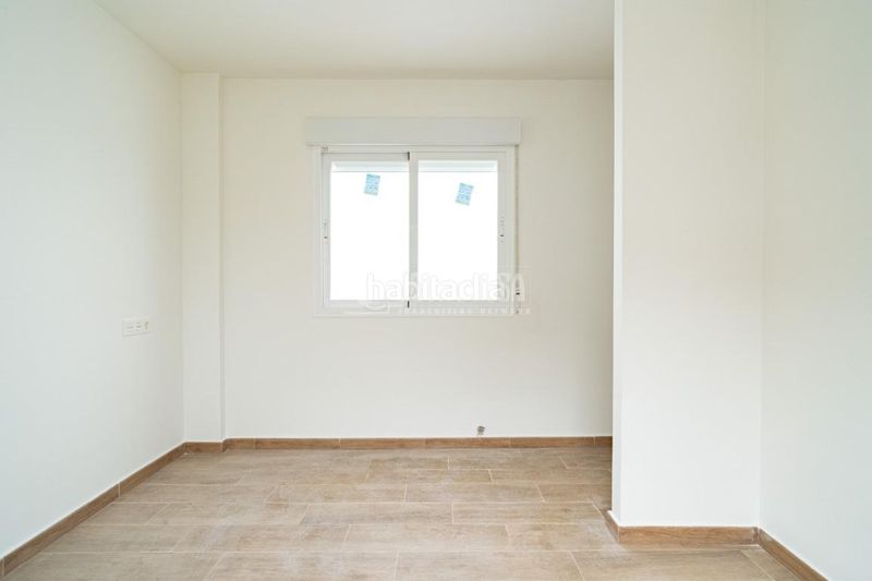 Foto c934fb50-cfb6-416e-91a6-234e24399669. Casa aparellada amb calefacció a Nívar