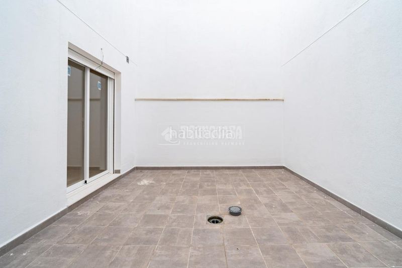 Foto e5da2575-4a74-49a8-91ae-daaeb189ed61. Casa aparellada amb calefacció a Nívar