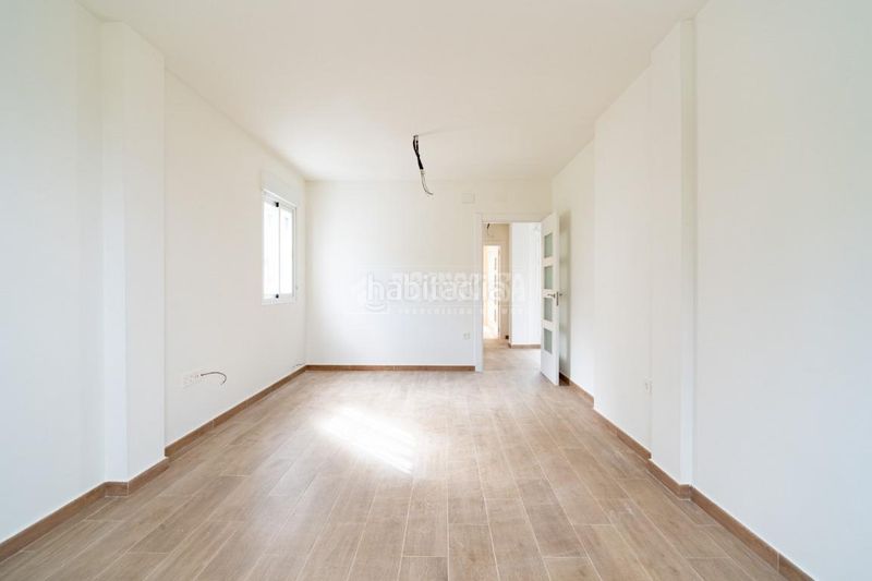 Foto e722632c-b584-44c1-b88d-8b95181a5140. Casa aparellada amb calefacció a Nívar