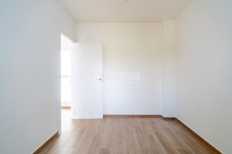 Foto fd7f0e72-a5fb-4083-ba62-548f587f731a. Casa aparellada amb calefacció a Nívar