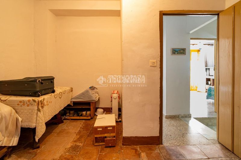 Foto 09058c9e-c9d5-49d4-9a64-650d82d4f282. Casa aparellada a Beas de Granada