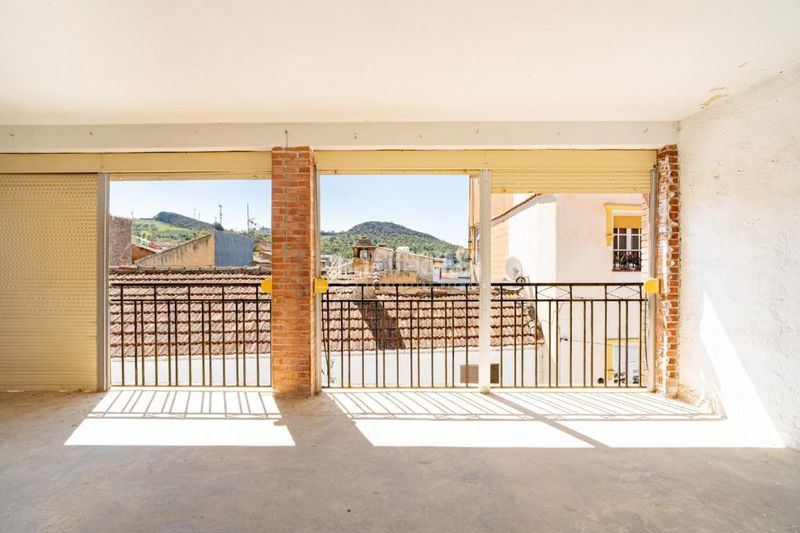 Foto 394457b8-f2f3-4011-bf69-9ed360ab8e53. Casa aparellada a Beas de Granada