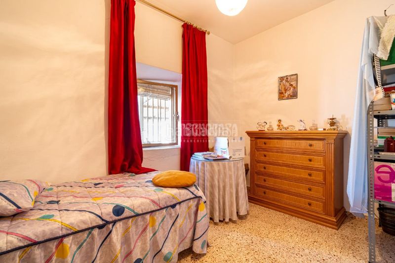 Foto 3f01261c-3d9b-4626-accc-cd251ce4839b. Casa aparellada a Beas de Granada