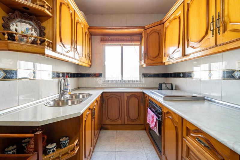 Foto 8f2dbfe7-e22a-431a-8f56-73c06a22d6a1. Casa aparellada a Beas de Granada