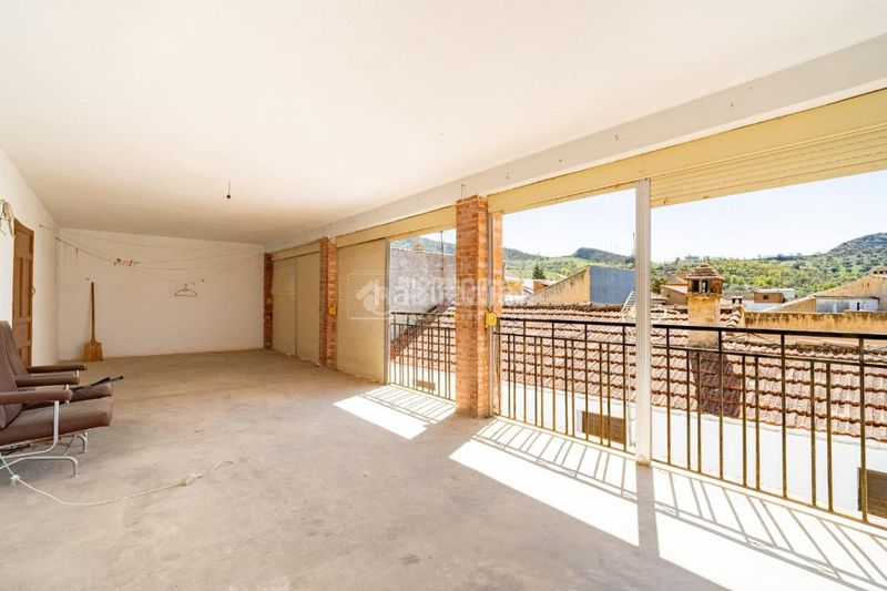 Foto ce173d57-e4a3-4204-bbc7-026b1b36d38c. Casa aparellada a Beas de Granada