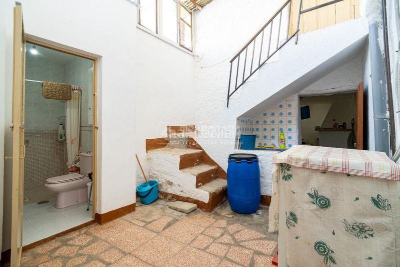 Foto e0edc366-efe7-4907-bd94-344d38d2ba6c. Casa aparellada a Beas de Granada