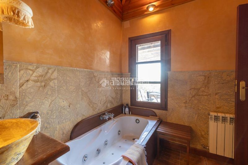 Foto 5fbfe2c9-4dac-4c12-8859-f0c93488bd26. Casa  en venta en Nívar