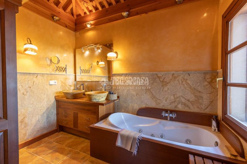 Foto e7121cba-2a54-4383-bc3d-5f3551ccb33d. Casa  en venta en Nívar
