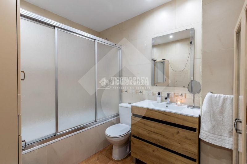 Foto 143e95ef-faef-4ab3-a95c-2d590a21b0d7. Casa aparellada a Pulianas