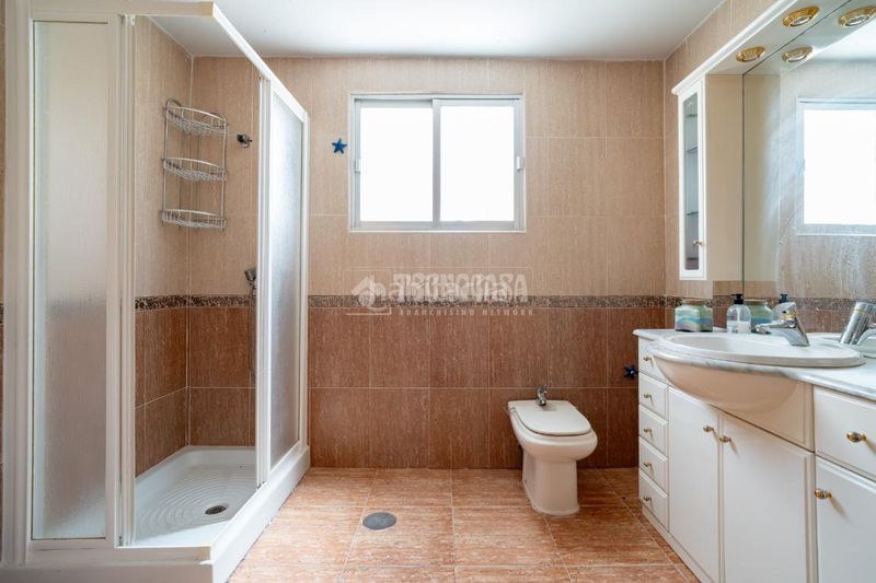 Foto 74e325bc-e805-4c04-9238-df071eb68a9d. Casa  en venta en Alfacar