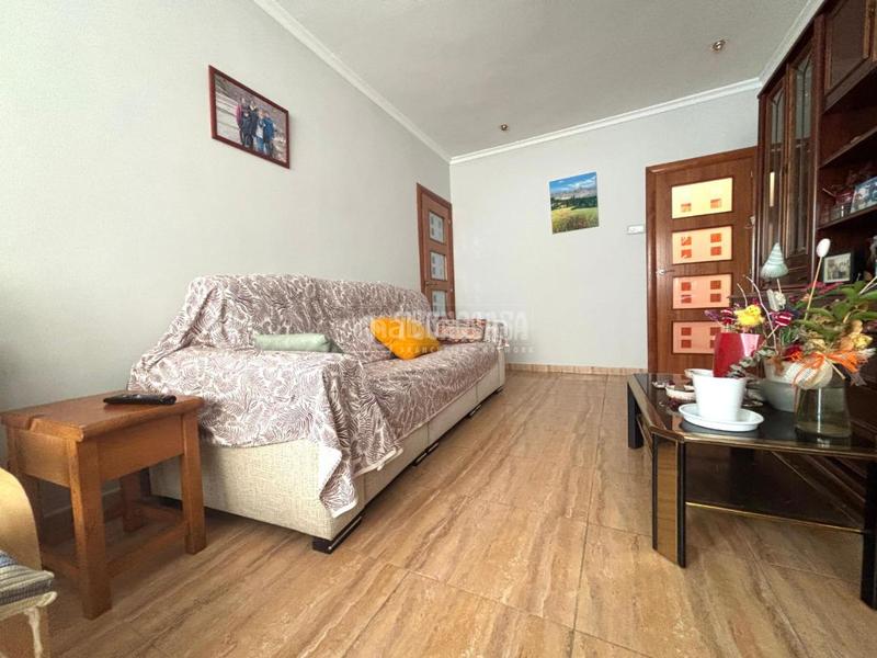 Foto 17f5d370-245e-4810-8189-7eb964c3b587. Piso  en venta en Sant Crist Badalona