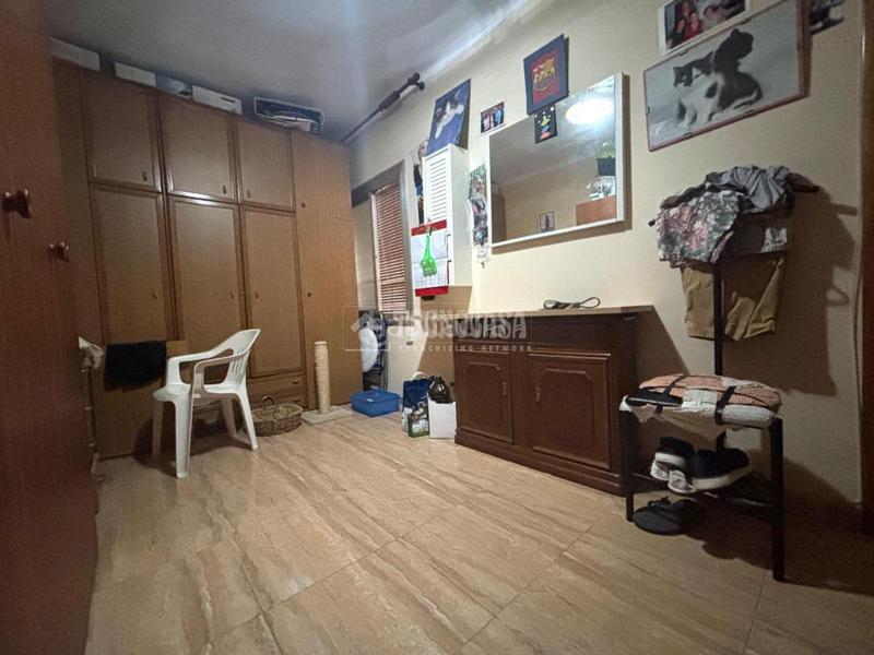 Foto 365bb750-cfcc-4cbc-9cd2-19f79311792f. Piso  en venta en Sant Crist Badalona