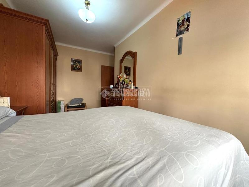 Foto 5bd2d66b-dc33-428d-9889-36aa896007e8. Piso  en venta en Sant Crist Badalona