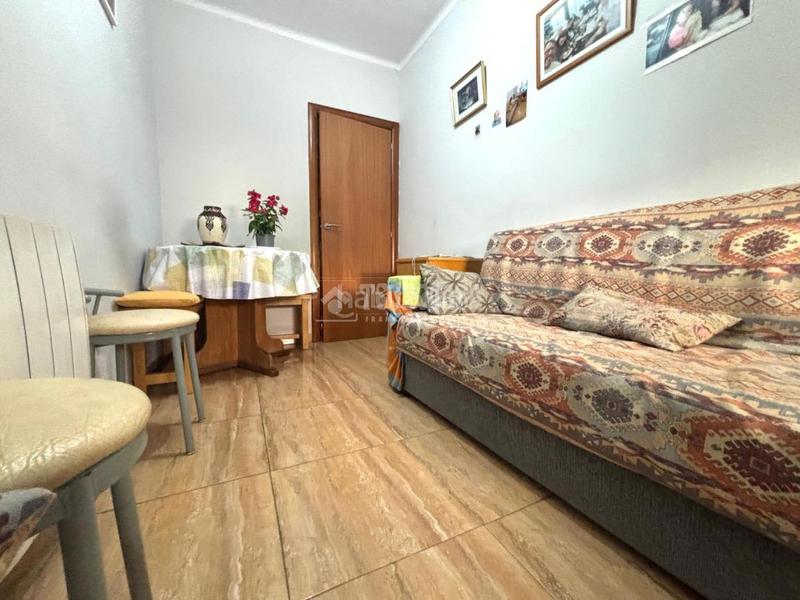 Foto bc842d5c-e5e6-4e40-8d79-302611777359. Piso  en venta en Sant Crist Badalona