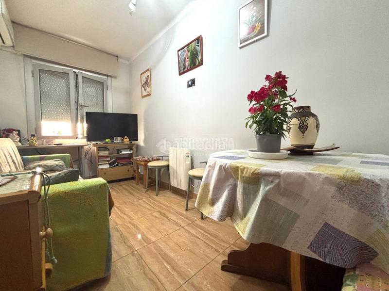 Foto f4fb5440-f537-4a30-8dce-9f996150463d. Piso  en venta en Sant Crist Badalona