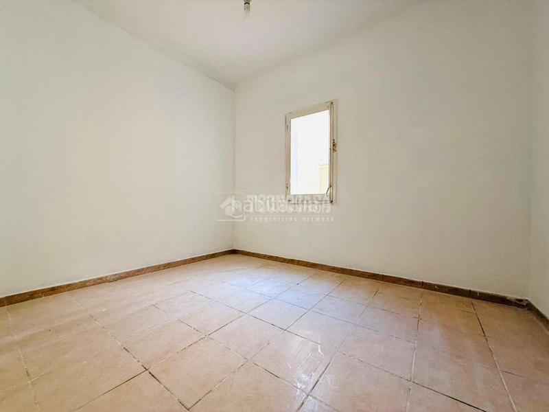 Foto 18ce8bd8-44ee-47a2-90ae-21a0c10512b3. Piso  en venta en Sant Crist Badalona