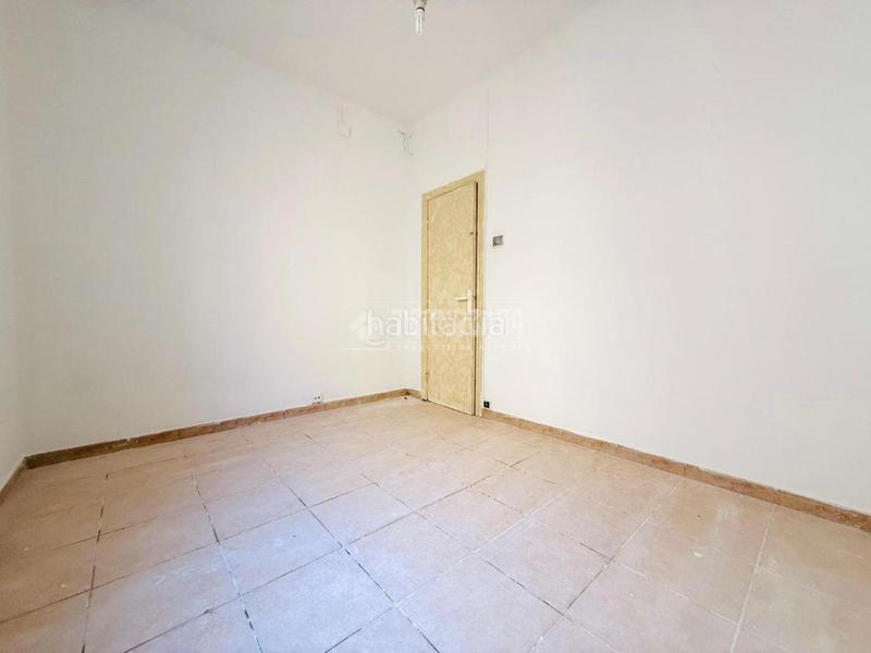 Foto 2d53d730-0bed-4c58-b297-3d193db323f1. Piso  en venta en Sant Crist Badalona