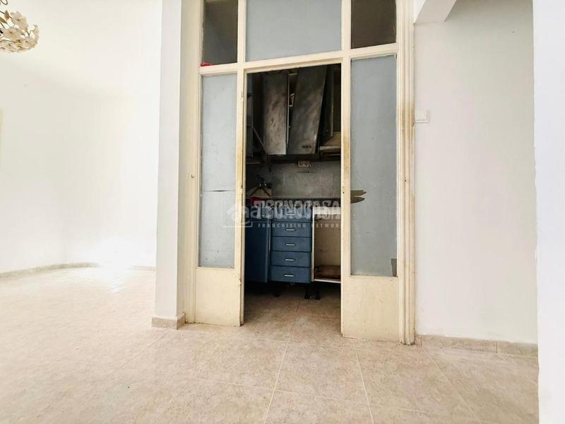 Foto 945922a1-5f3d-4071-9fd2-b1a72f0c66bf. Piso  en venta en Sant Crist Badalona