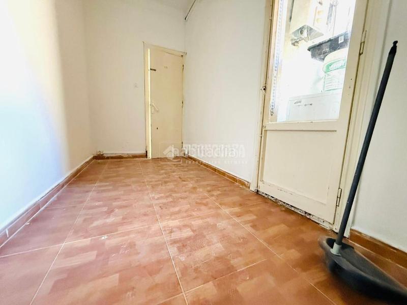 Foto 959e7e1b-34a2-4b77-8302-cf0291e2b4b5. Piso  en venta en Sant Crist Badalona