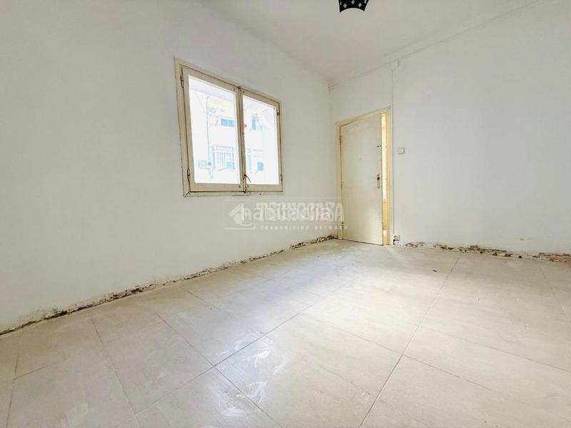 Foto f31a7eb4-69b1-48d2-ab53-7aa357e0272f. Piso  en venta en Sant Crist Badalona