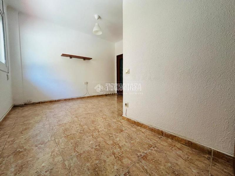 Foto 45175a72-973b-44e6-89d2-fbb3345eeafe. Piso  en venta en Sant Crist Badalona
