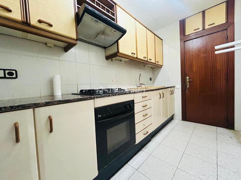 Foto dfff6880-daa5-464b-9830-82f86d5022c3. Piso  en venta en Sant Crist Badalona