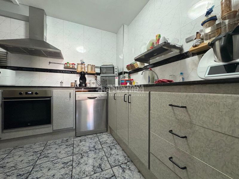 Foto 2dba8ff6-1f19-4e6b-9ddf-b18052126ab3. Pis a Lloreda Badalona