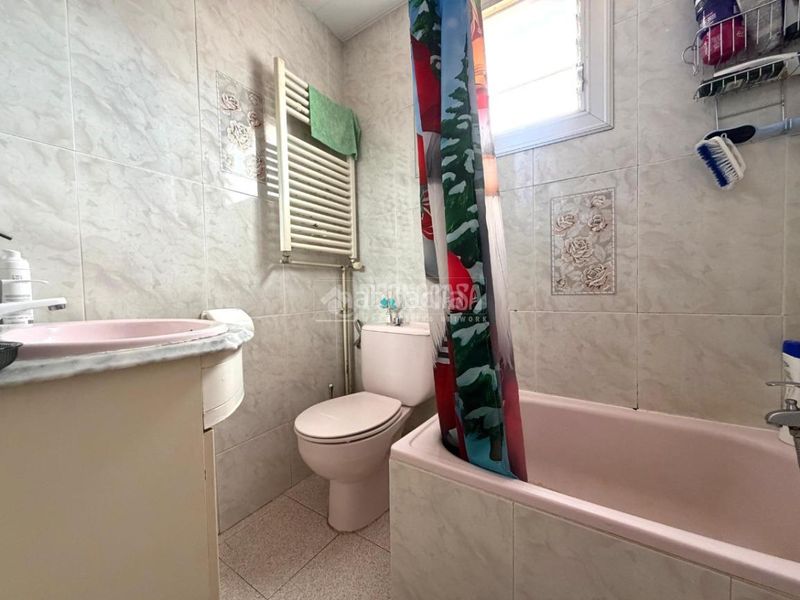 Foto f072937d-40c8-4596-a3f6-76cf5ebe82f5. Piso  en venta en Sant Crist Badalona