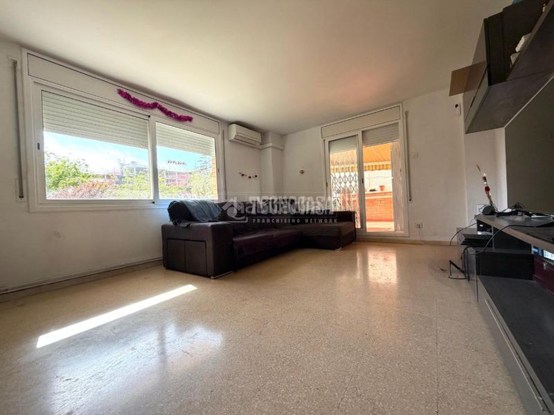 Foto bacc485a-2d0d-4437-aa27-d348fba1c800. Pis a Lloreda Badalona