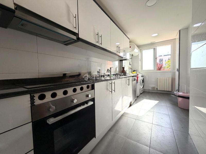 Foto f16ab627-e444-4f64-ba7f-2b1741761253. Pis a Lloreda Badalona