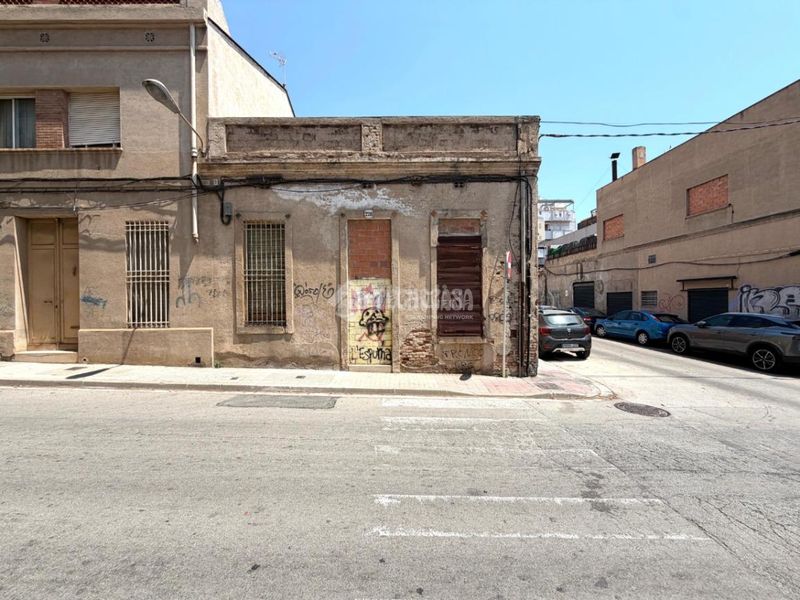 Foto f3565ec3-070b-4ea6-9bc3-d674514ba93a. Casa a Progrés - Pep Ventura Badalona