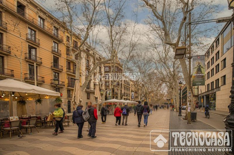 Foto 89966a20-4e93-4cb1-b0d8-ed41fbf19b81. Pis a Raval Barcelona