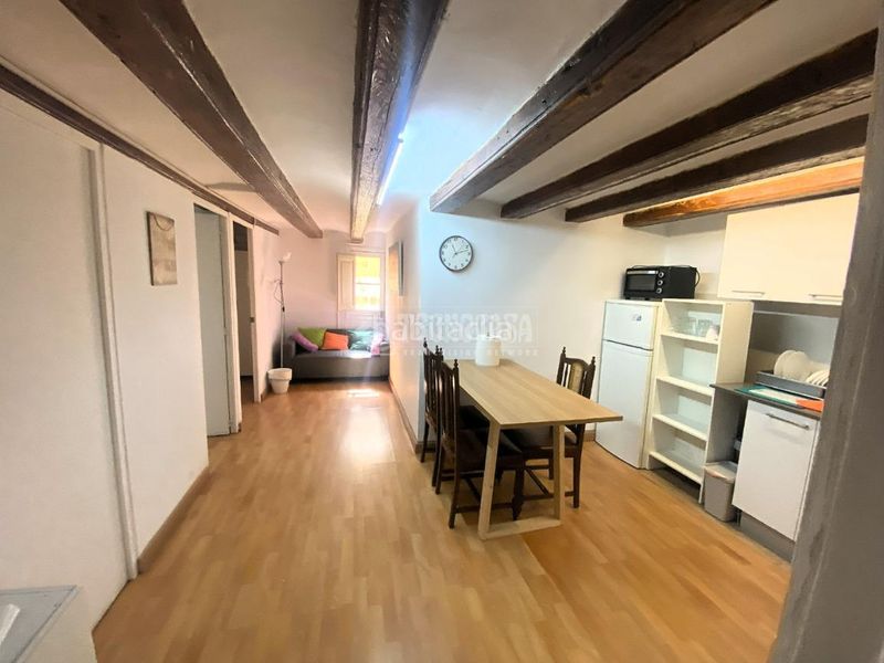 Foto 44d326e7-5475-4116-b752-f39f1d7fef09. Local comercial a Raval Barcelona