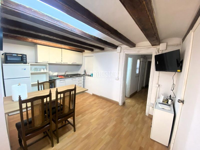 Foto 7cc8ac6e-25f8-4d52-bd2a-f2be5512cea7. Local comercial a Raval Barcelona