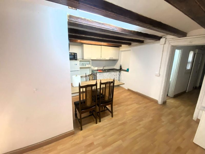 Foto c21aef0c-4b0c-411c-89d1-5be7b341ee08. Local comercial a Raval Barcelona