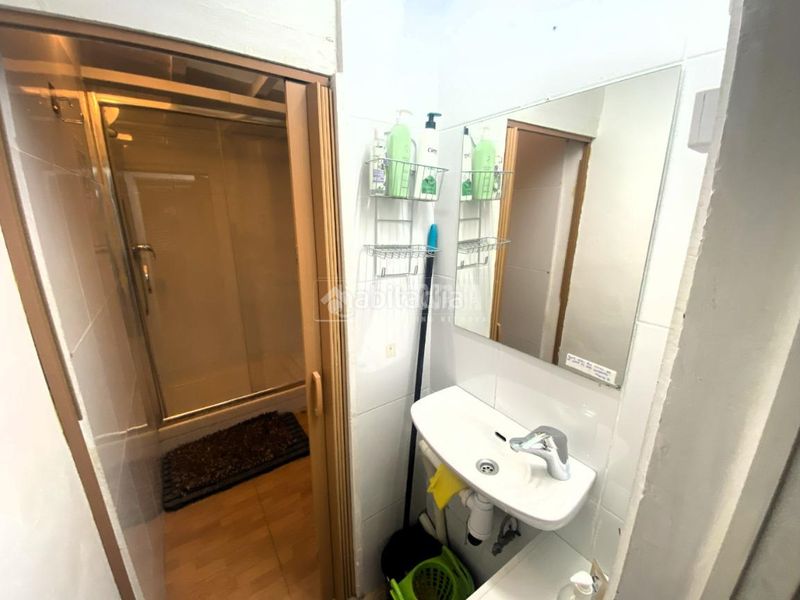Foto fb6d486a-bdca-40b6-8106-3f932db28bdf. Local comercial a Raval Barcelona