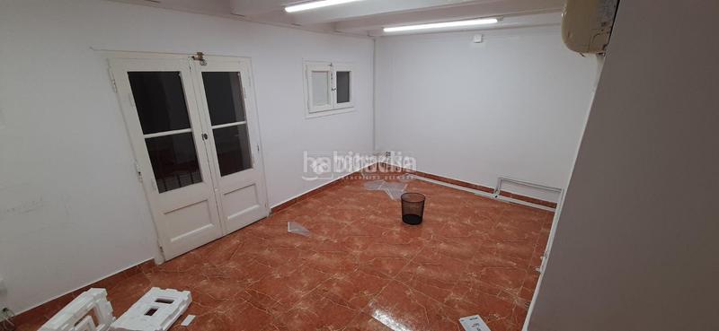 Foto aeae1224-bb33-40b5-b44e-4e49c3189e07. Local commercial dans Raval Barcelona