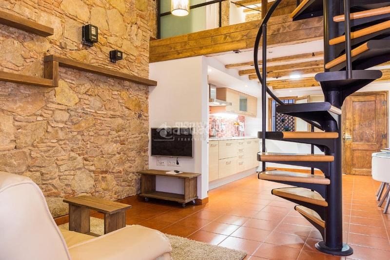 Foto c542dbe6-a2ba-4a9f-beaf-929e90f7ba02. Piso  en venta en Raval Barcelona