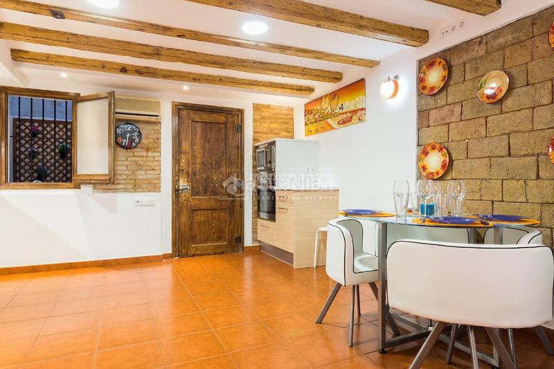 Foto c6d0c450-bd7d-4ebd-b38d-eea4684fccd0. Piso  en venta en Raval Barcelona