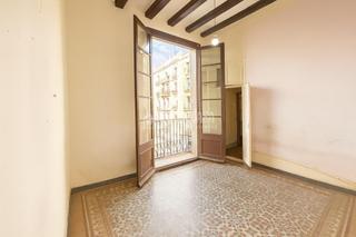 Etagenwohnung in Raval