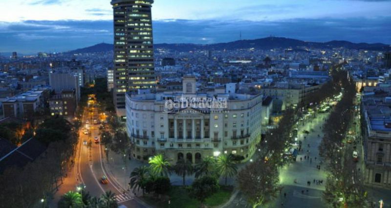 Foto 16fac858-1d58-4525-9e7c-f02169a7dfef. Local comercial amb calefacció a Raval Barcelona