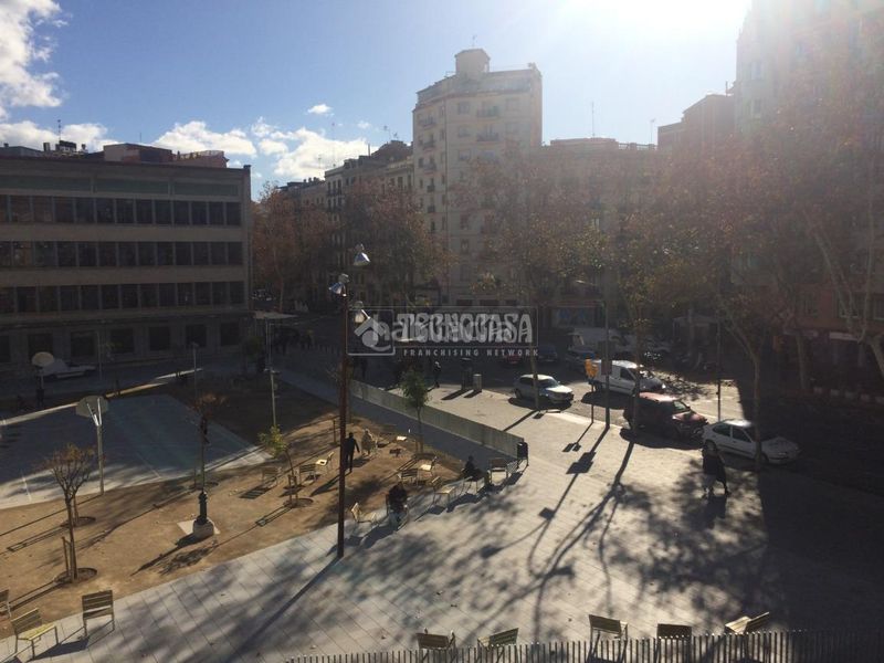 Foto aee3a46f-3d9a-44c1-81d7-f5cadfcbe85b. Local comercial amb calefacció a Raval Barcelona