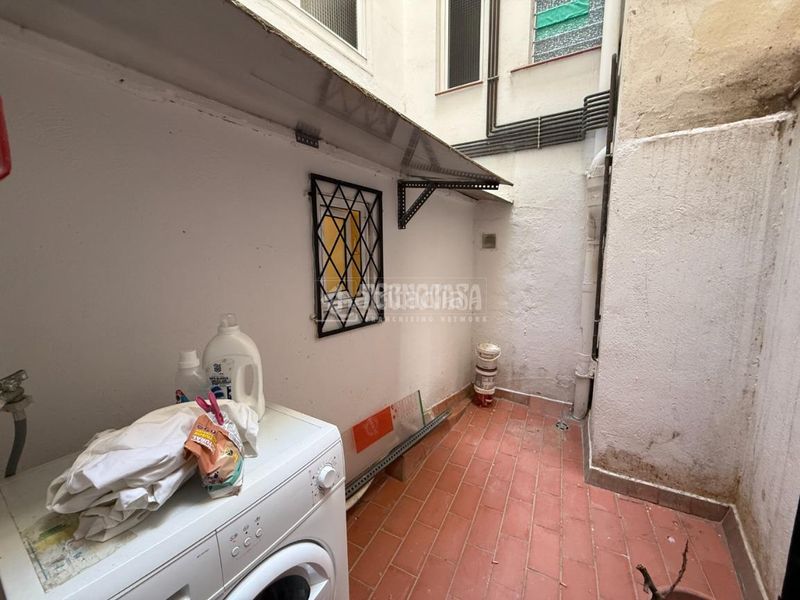 Foto 9b49e47c-091d-4ba7-bd19-a32a59e84b31. Pis a Raval Barcelona