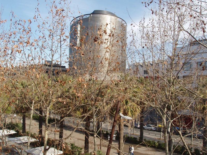 Foto f94b9ac6-af3a-4a73-ada9-40ef34290cd9. Pis a Raval Barcelona