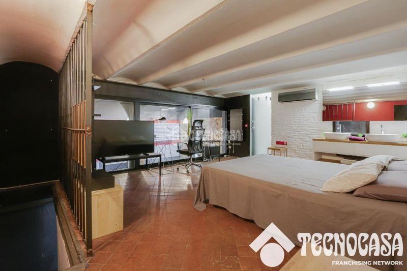 Foto 1d00e04c-9928-419e-8bd4-ef6eac7426eb. Pis a Raval Barcelona